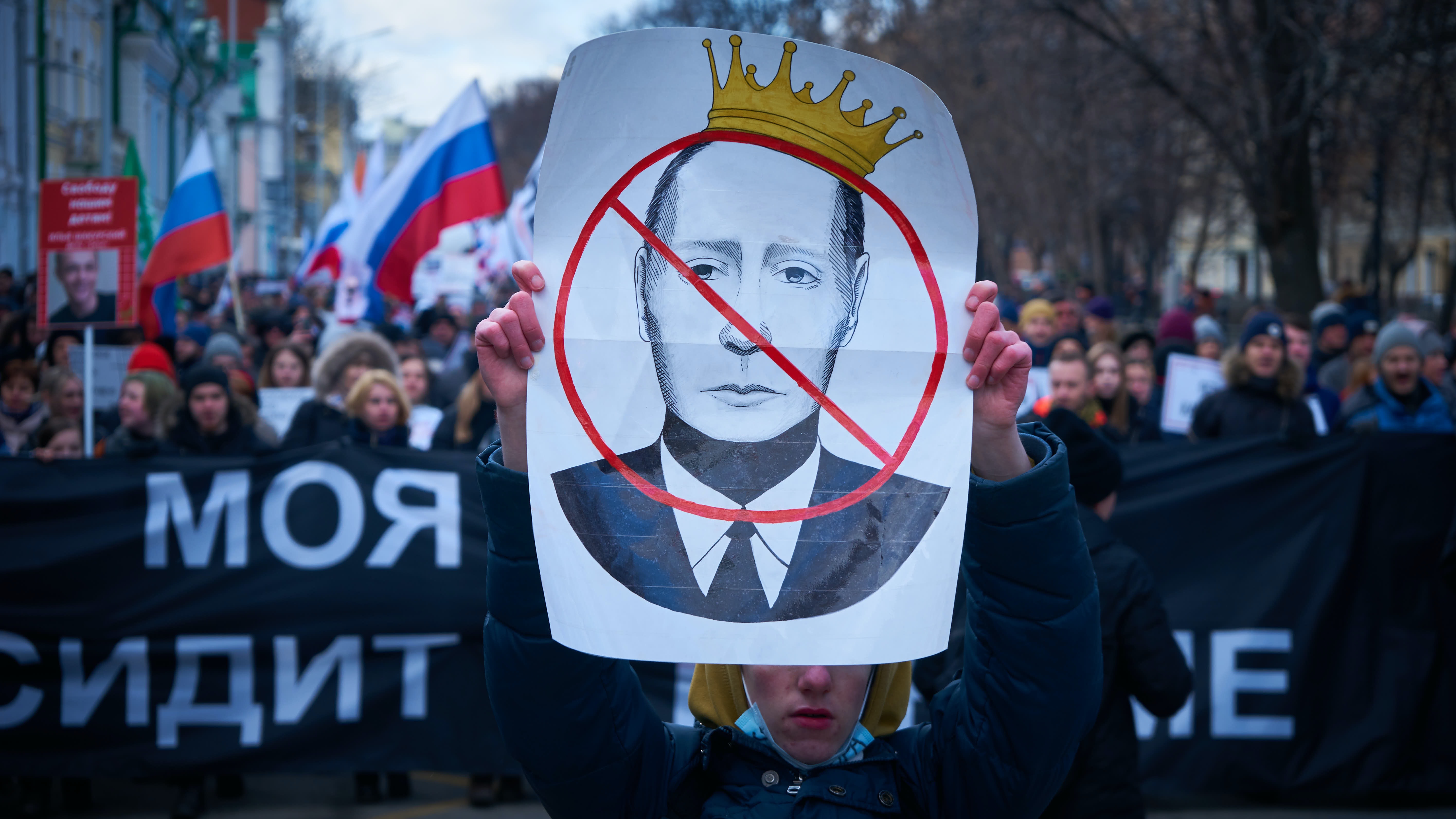 Do Russians Support Putin’s Ambition?